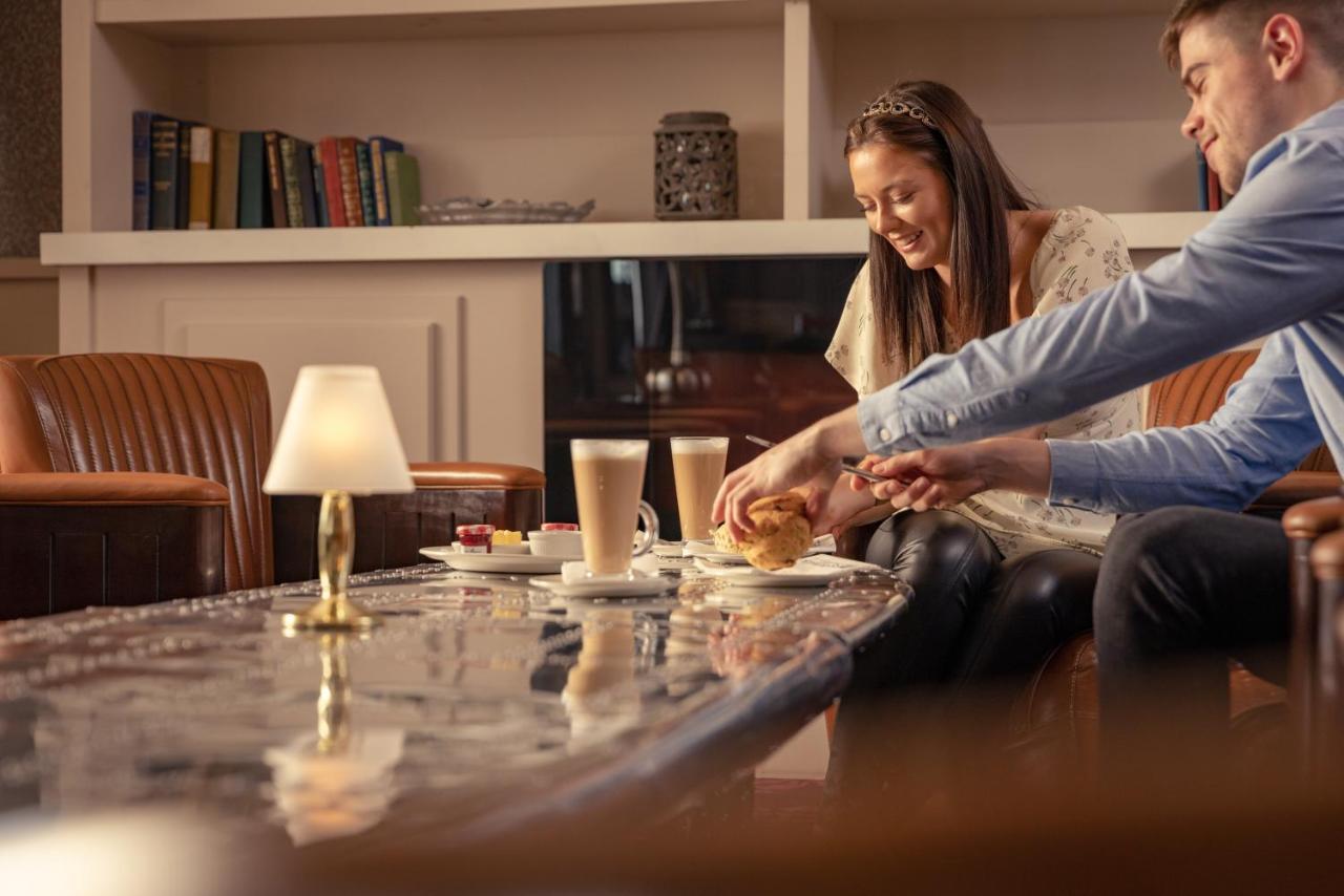 Redcastle Hotel モビル エクステリア 写真