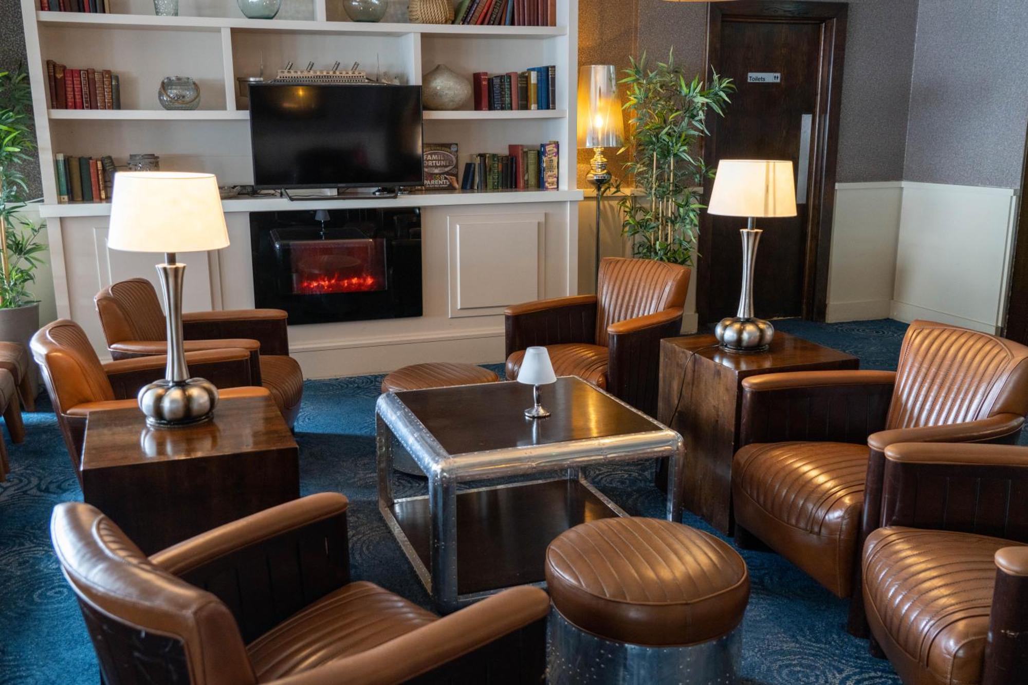 Redcastle Hotel モビル エクステリア 写真