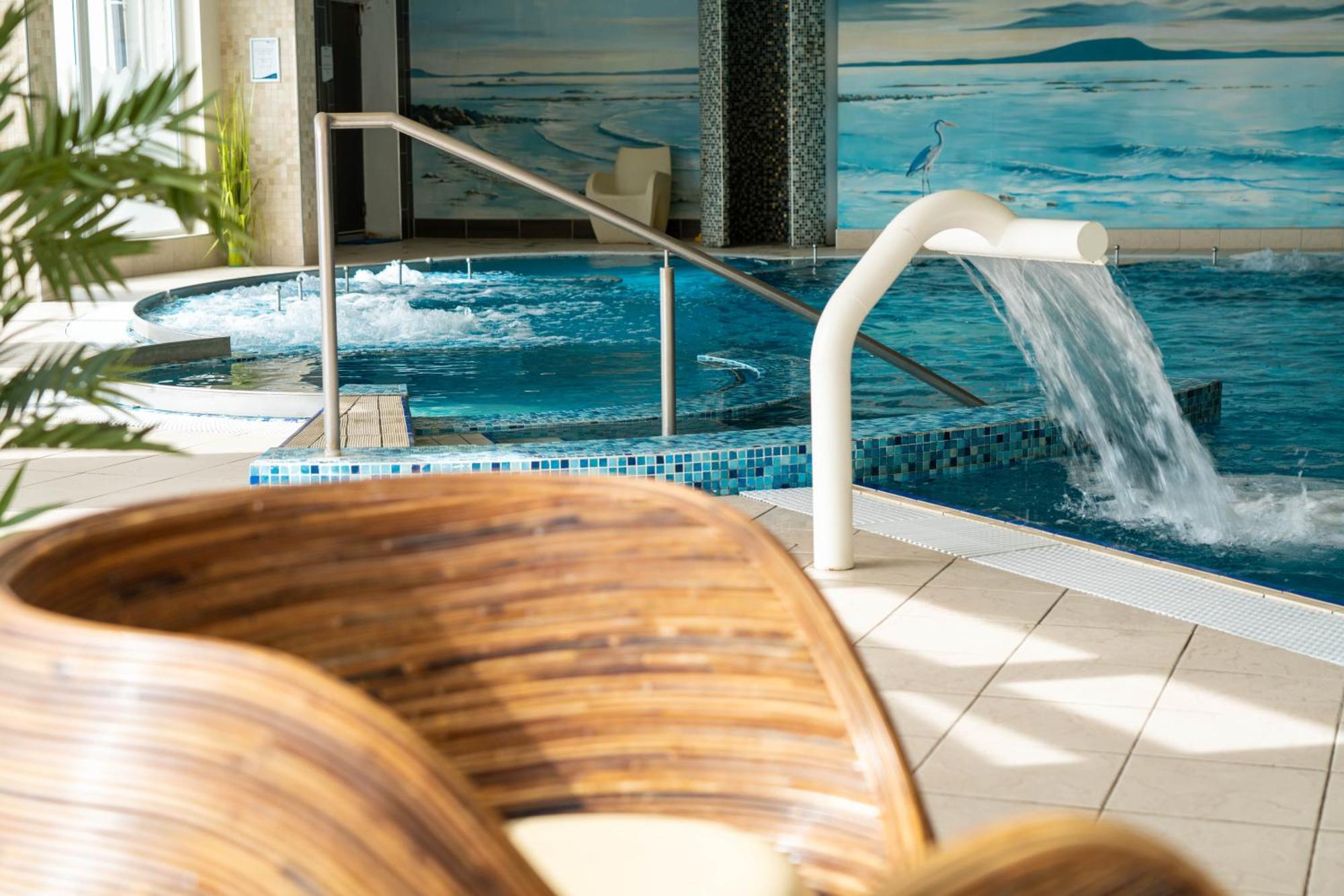 Redcastle Hotel モビル エクステリア 写真